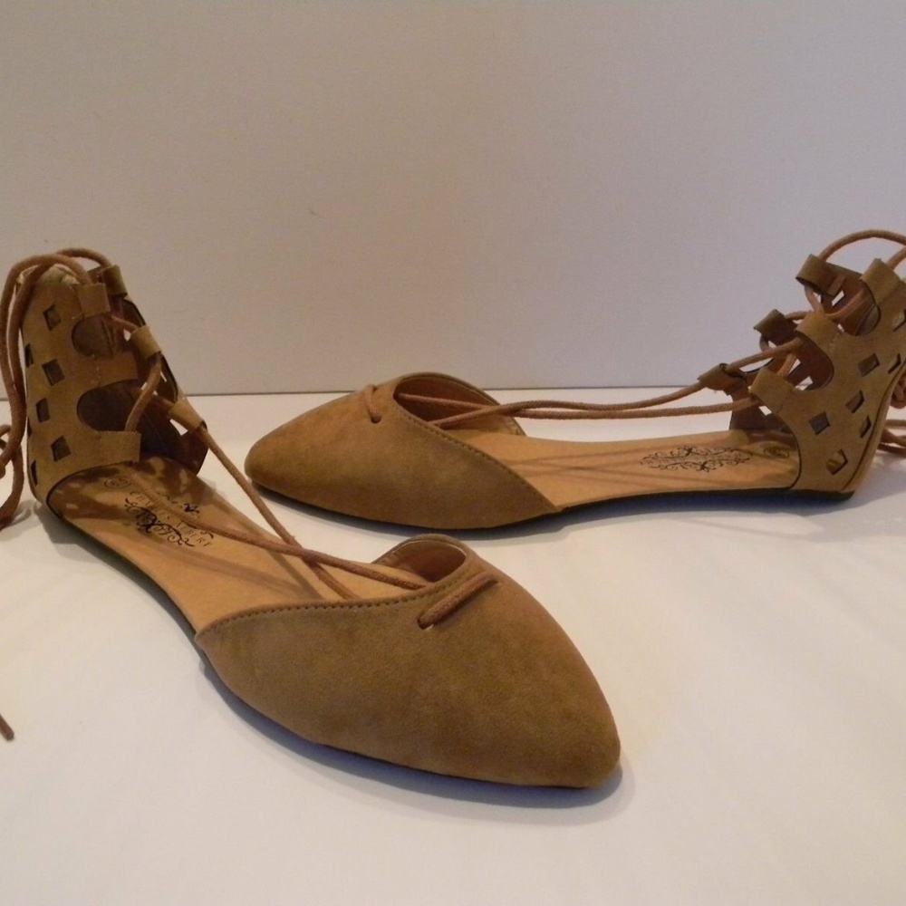 NEW Charles Albert Tan Suede Lace up Flats 6.5